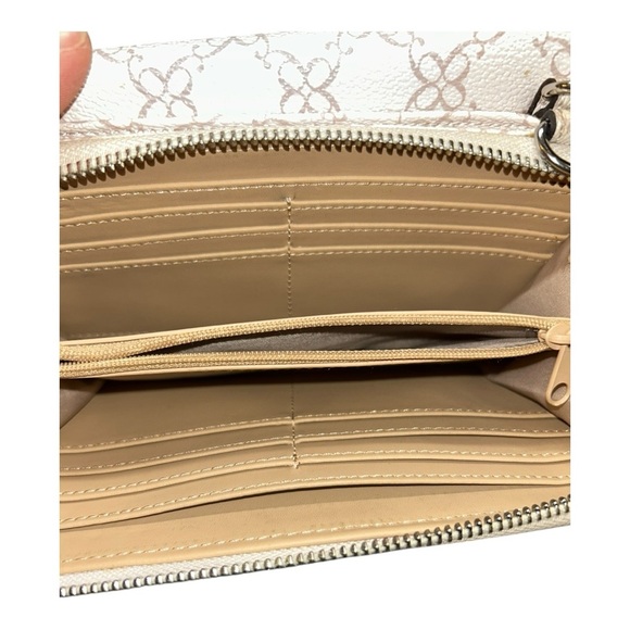 NINE WEST Zane SLG Small Crossbody Purse/Handbag Vanilla Logo 7.5x5 - Picture 3 of 11